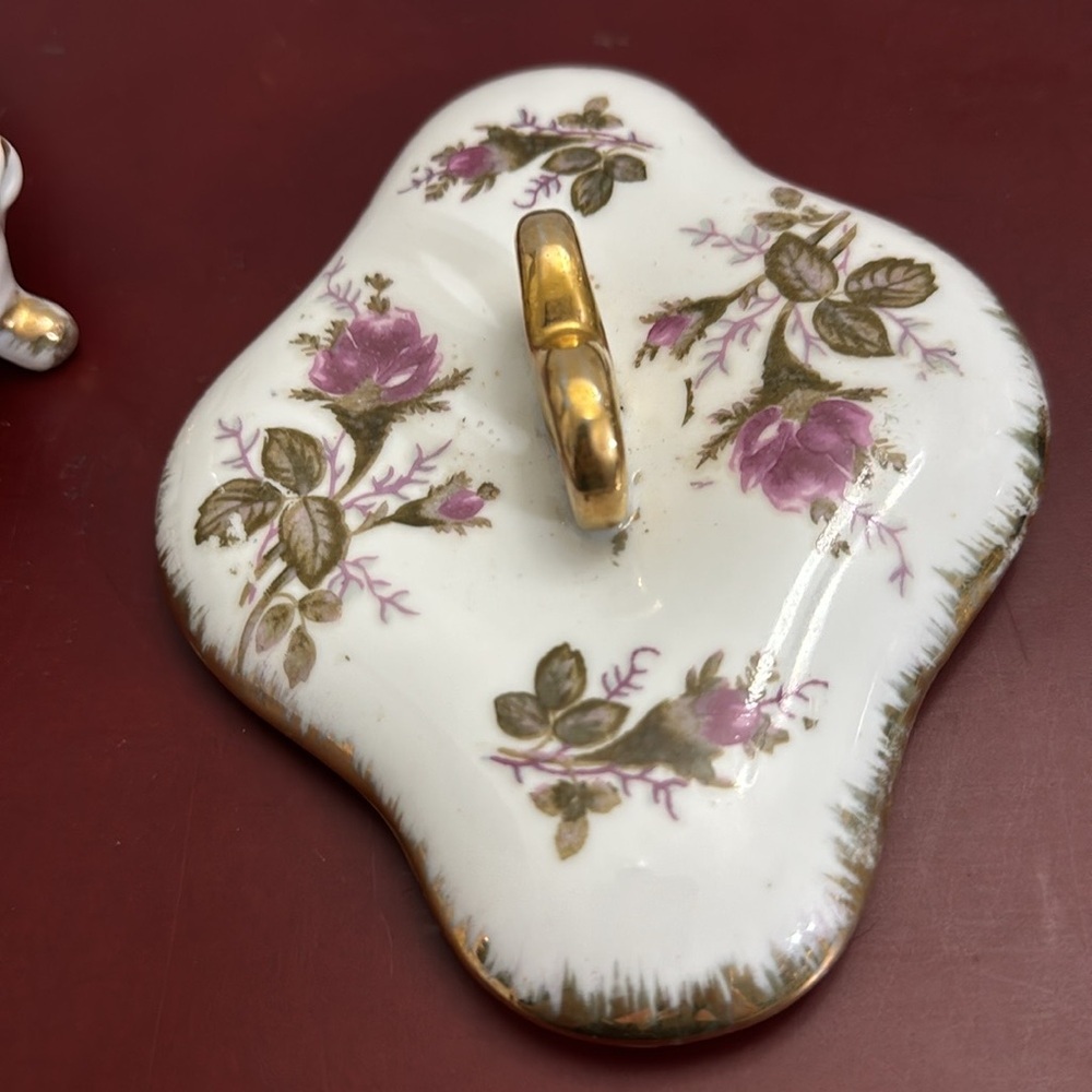 Vintage 1950 Lipper and Mann hand-painted floral porcelain gilded trinket box - Picture 7 of 9